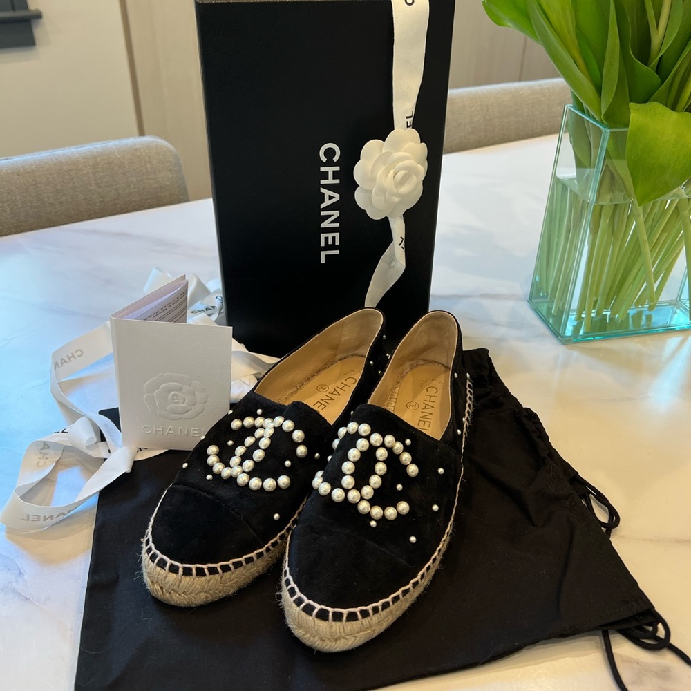 Authentic Chanel Black Pearl Suede Leather CC Espadrilles Sz 38